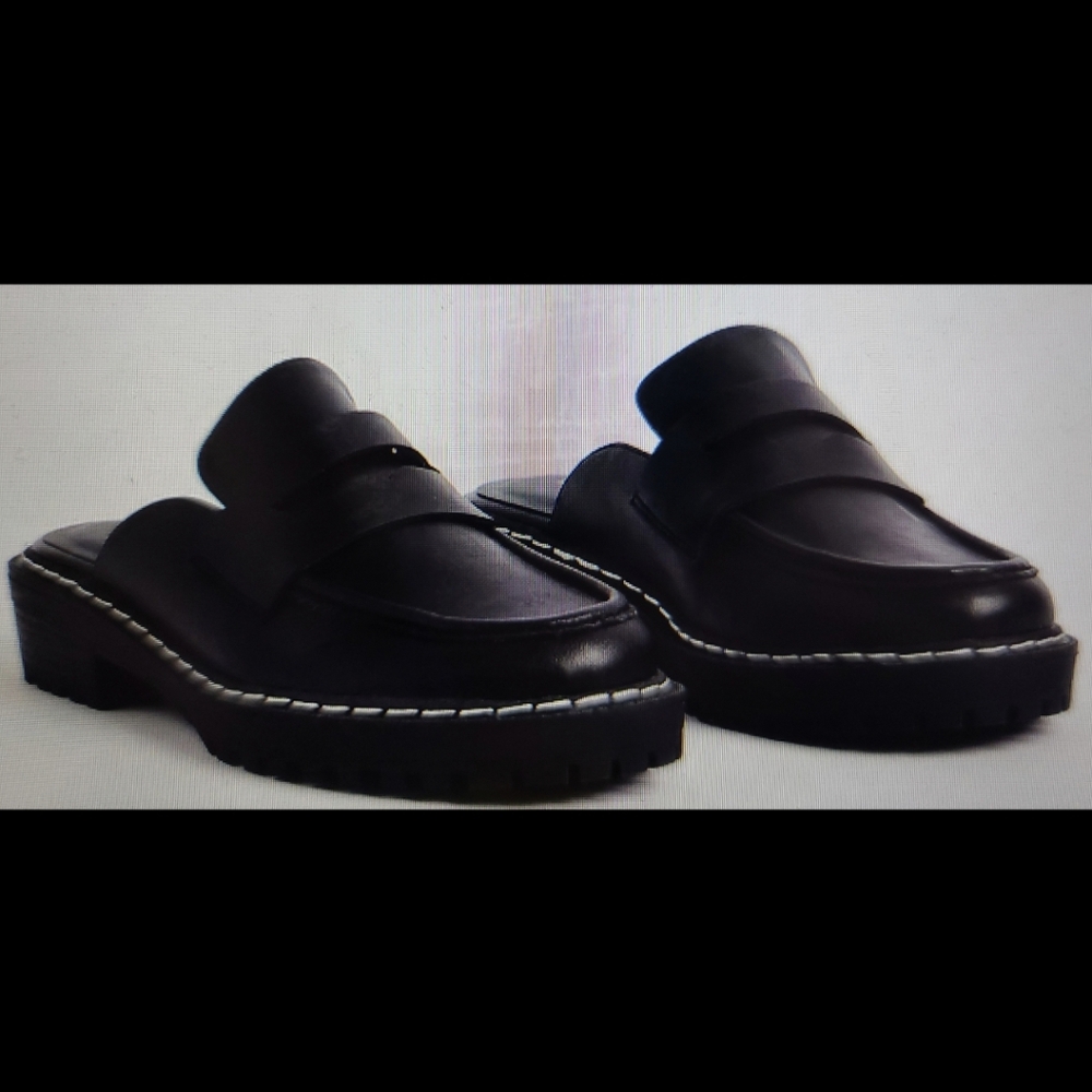 NWOT Slip-On Mule, Women's Size 11.